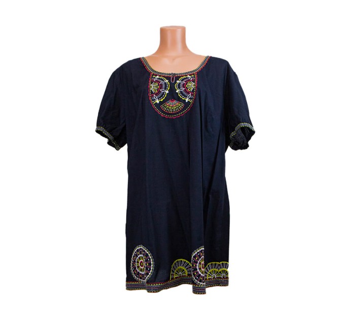 Женская блуза с орнаментом