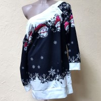 Женская новогодняя блузка с открытым плечом