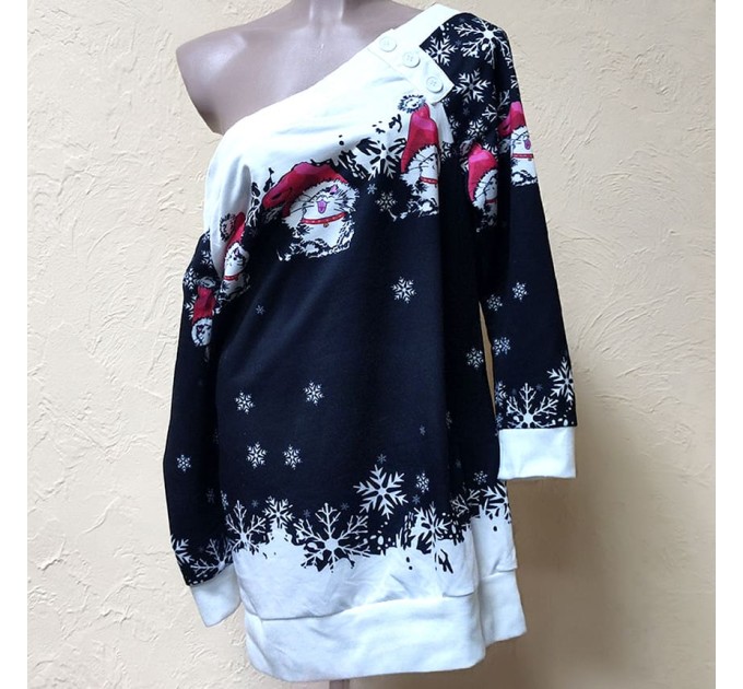 Женская новогодняя блузка с открытым плечом